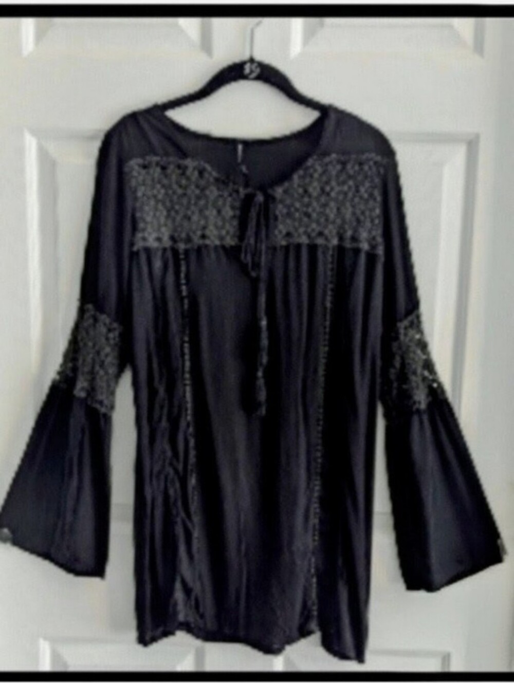 Raviya Black Embroidered Bell-Sleeve Tunic Top Swimsuit Festival Coverup Medium